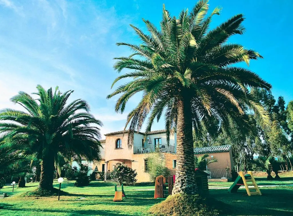 Residence con piscina a 250 mt dal mare