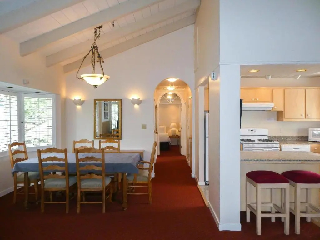 Briarwood Inn