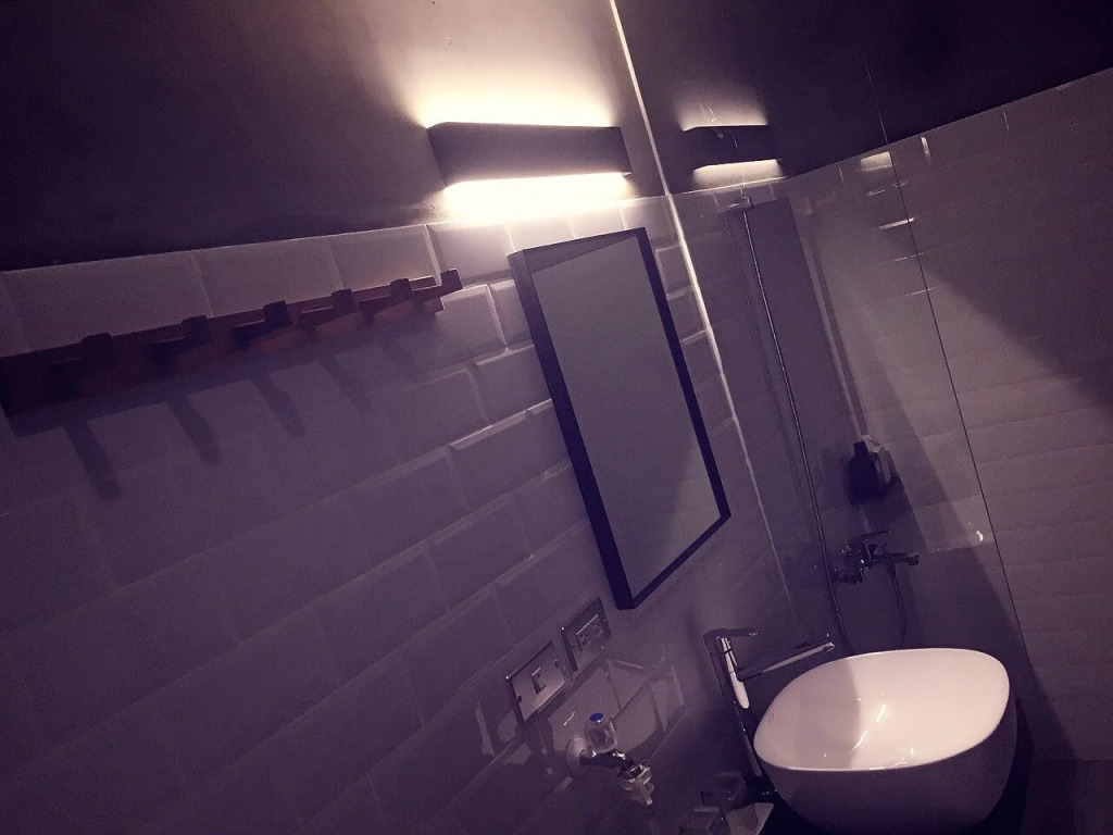 O2 Hotel M12