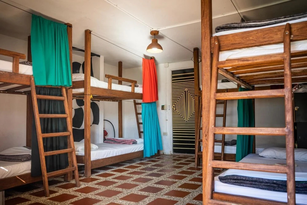Casa Kayam Hostal y Residencia Artistica