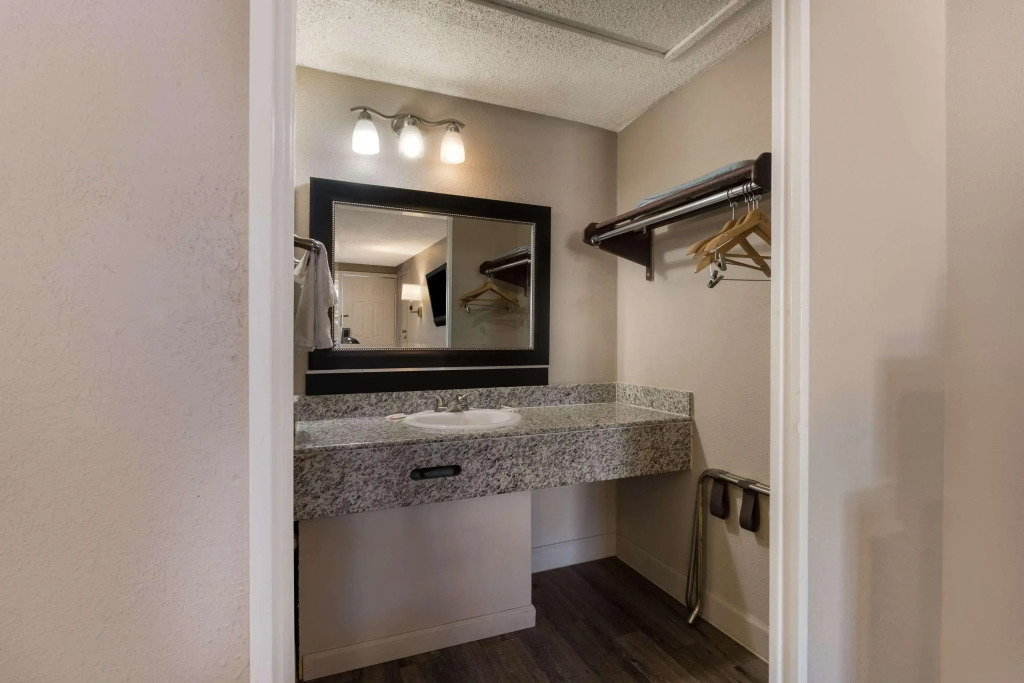 Rodeway Inn Charlotte Airport Area