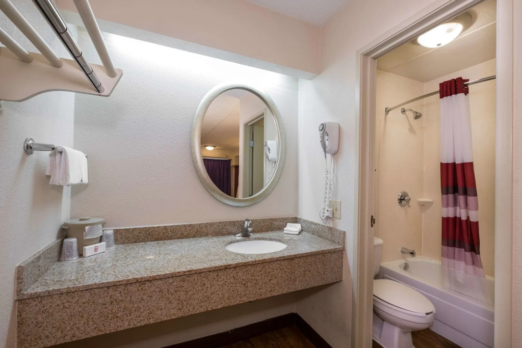 Red Roof Inn Hickory