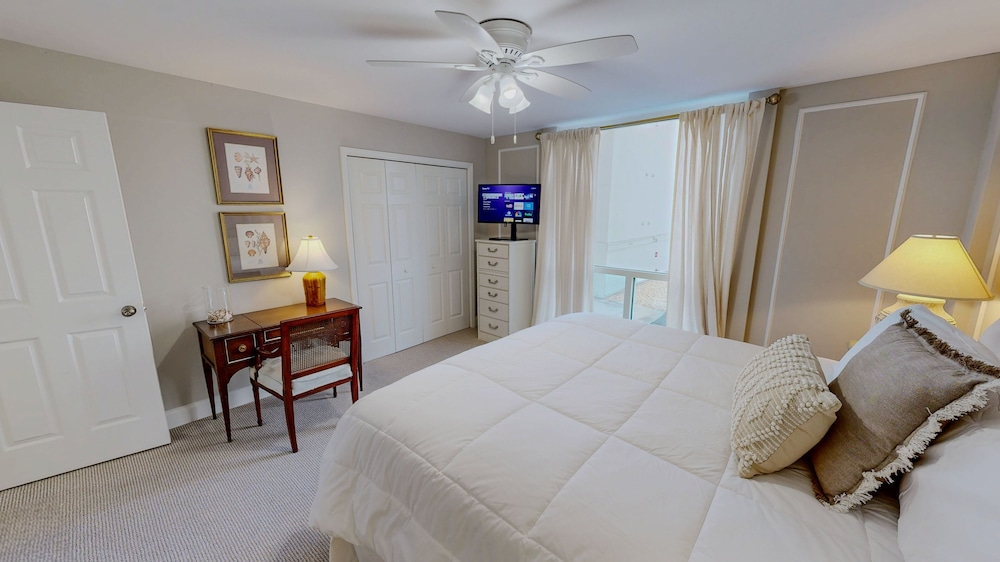 Shoreline Towers 2021 3 Bedroom Condo