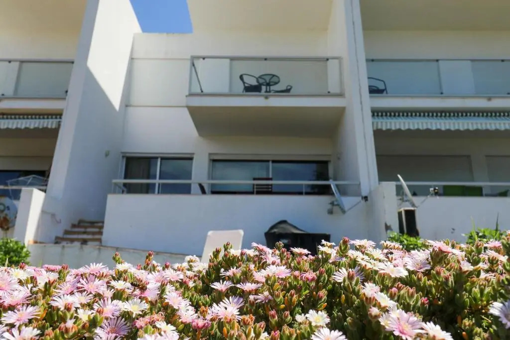 LovelyStay - Divine 3BDR Duplex House w/ Pool & Garden