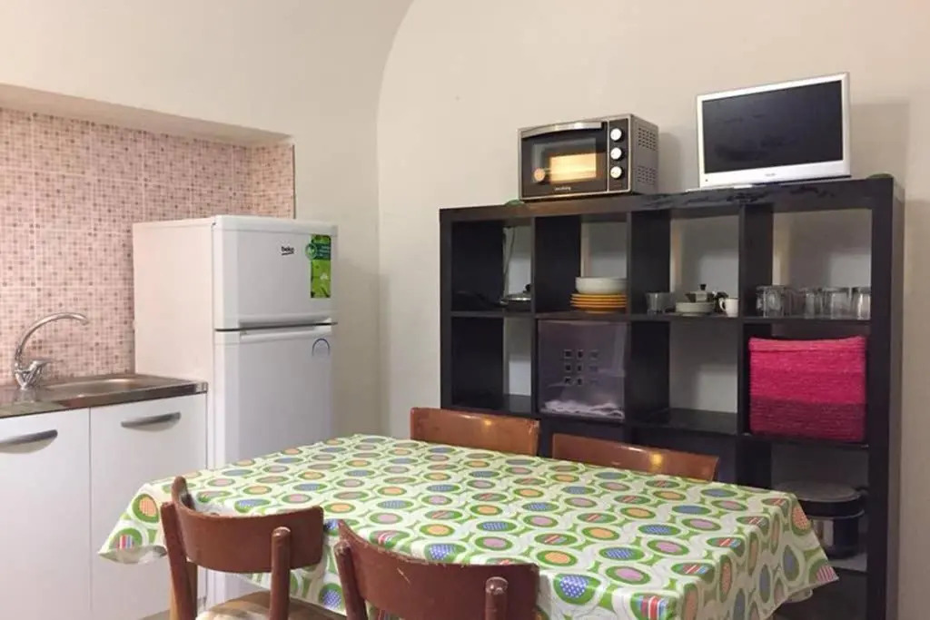 Historic Apartment in centre of city 100m to sea