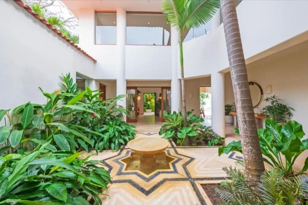 Villa Alamanda in Mexico City