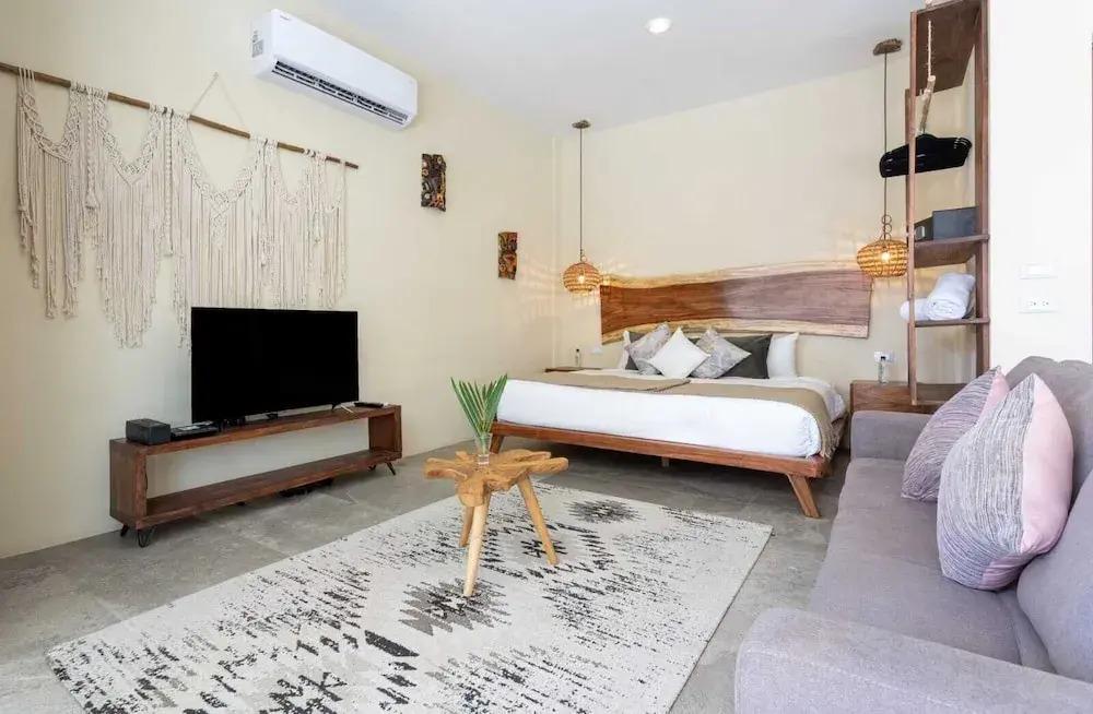 Deluxe Jungle Studio Terrace X15