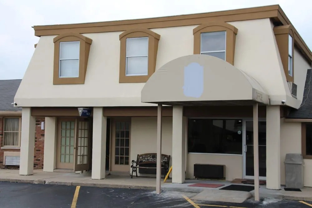 Super 8 Troy