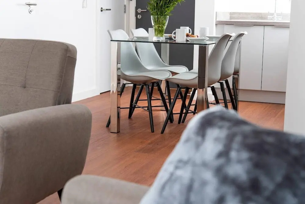 Contemporary and Stylish 1BR flat