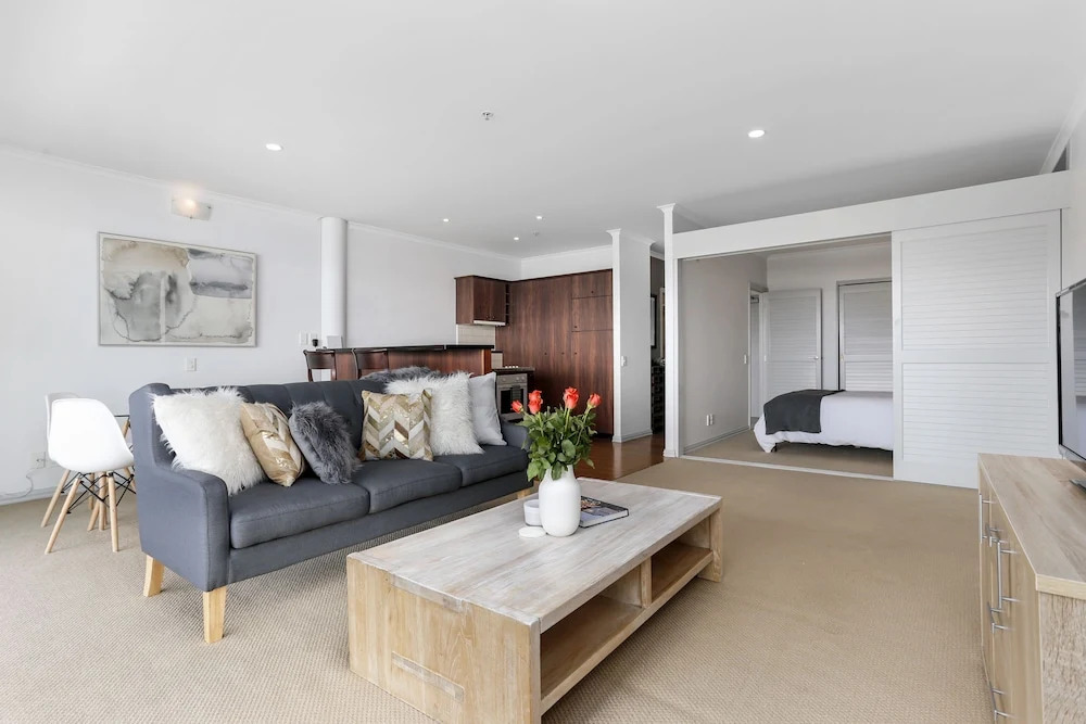 Stunning Water Views in Auckland CBD