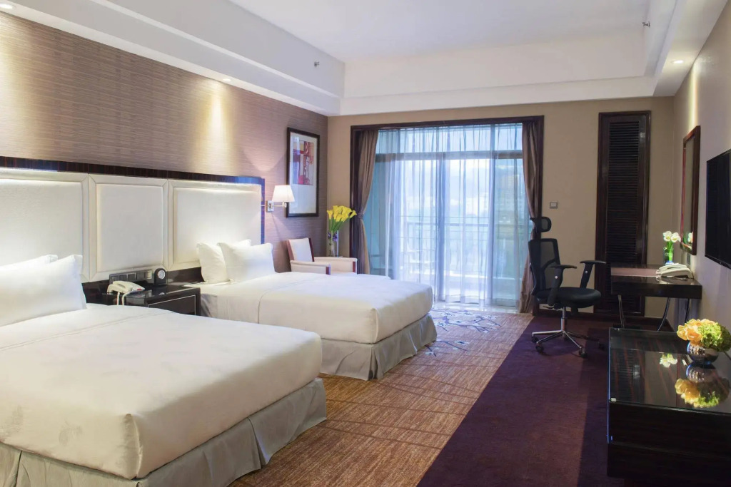 Kaiping Jade Bay Funyard Phoenix Hotel