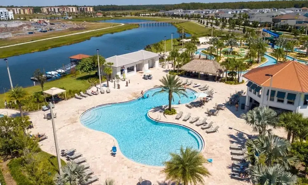Storey Lake - Private Pool- King Bed - 4BD/3BA