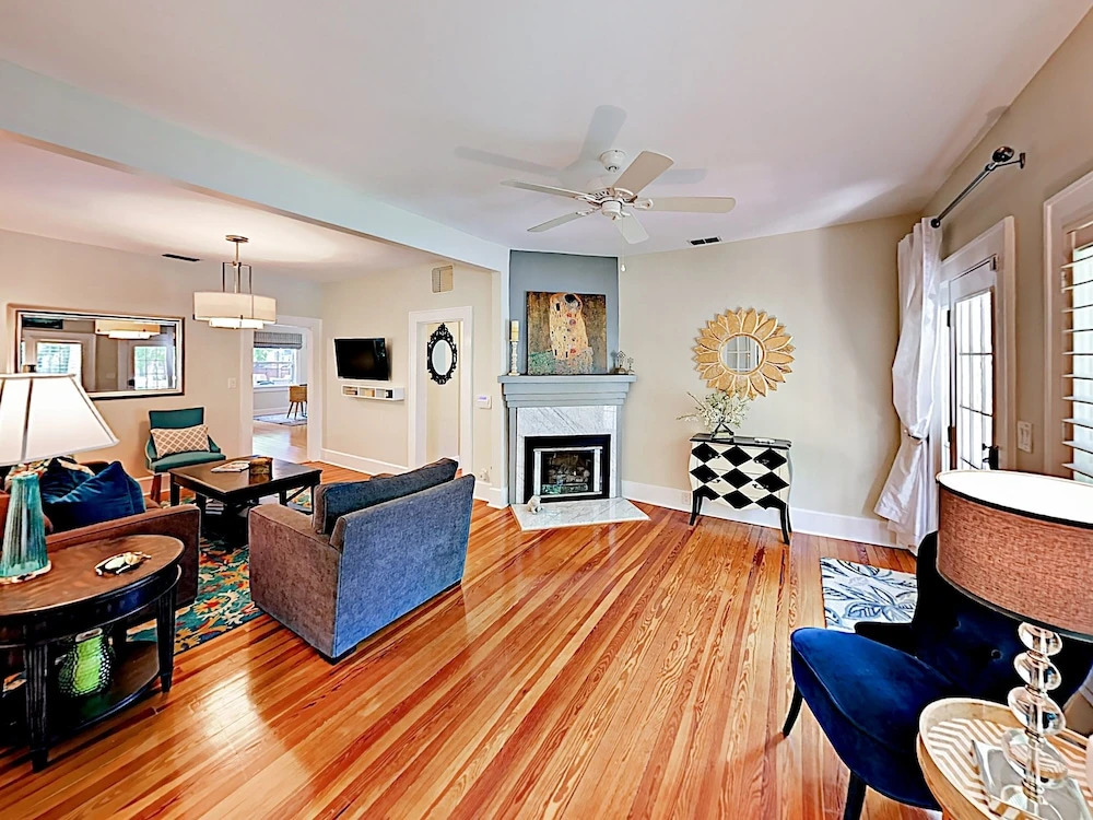 445 Saint Petersburg - 3 Br Home