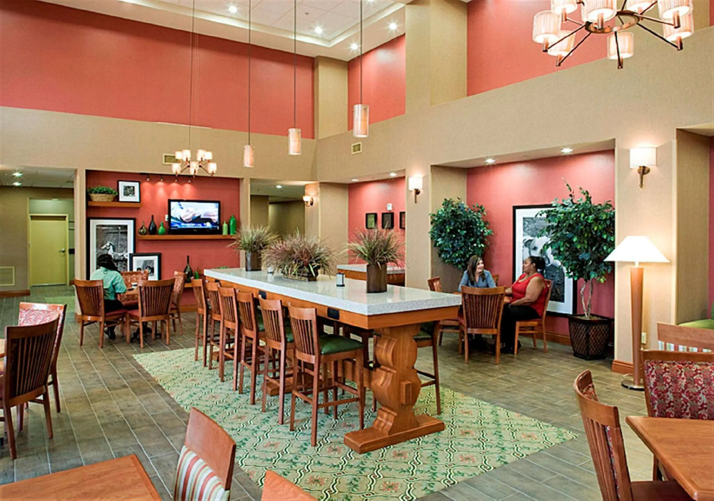 Hampton Inn & Suites Clovis Airport North