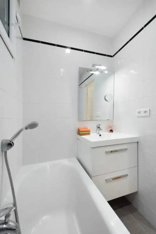1 Bedroom Flat Near The Eiffel Tower