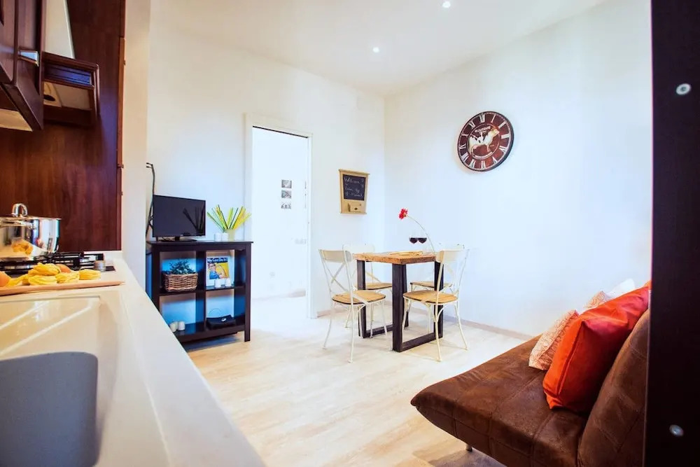 Romantic Flat With Large Terrace Close to S. Peter