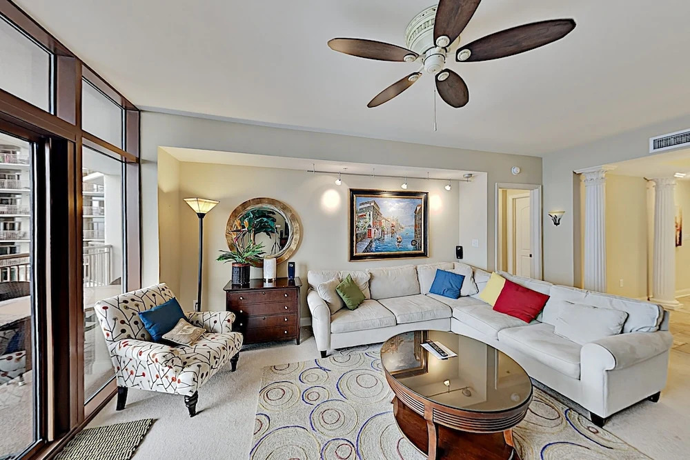Immaculate Beachfront W/ Resort-style Pools 2 Bedroom Condo
