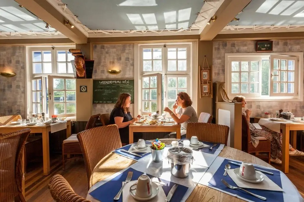 Boat Hotel De Barge
