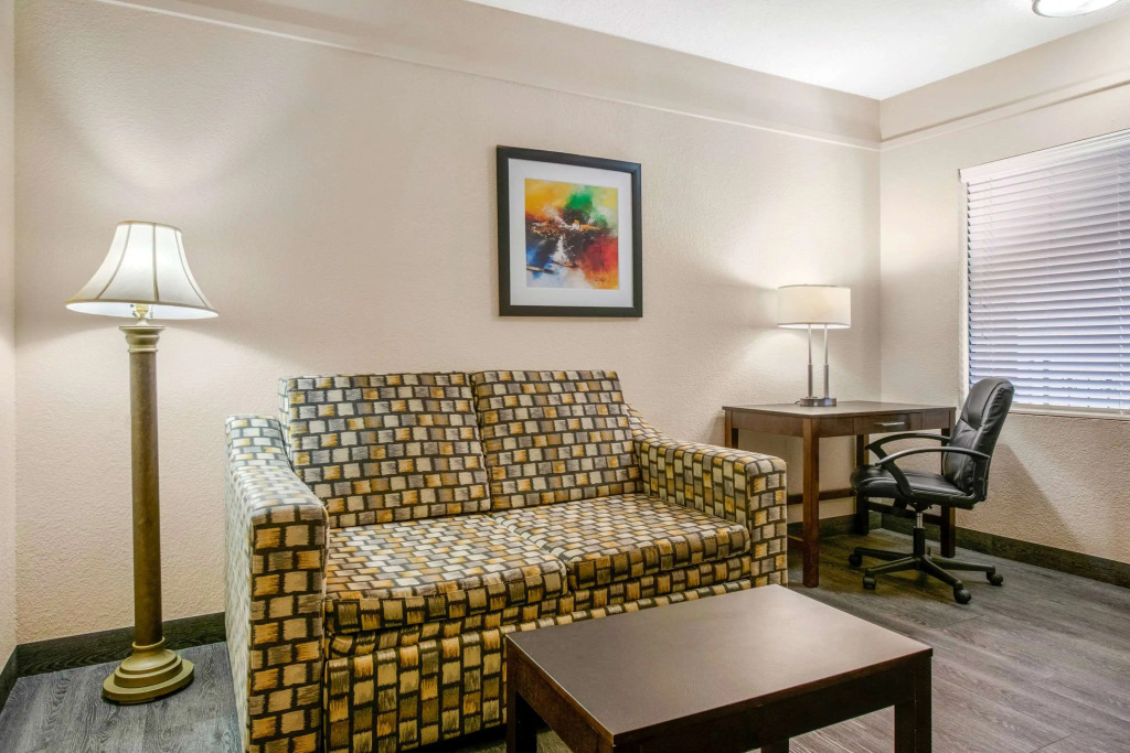 Quality Inn & Suites Jacksonville-Baymeadows