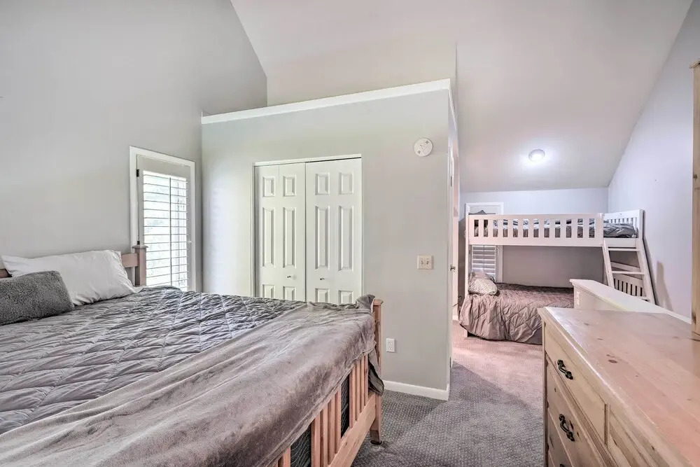 Ellicottville Townhome ~ Half Mi to Slopes!