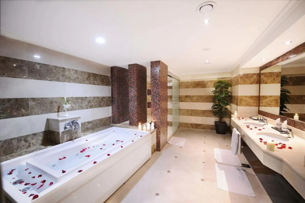 Millennium Al Aqeeq Hotel