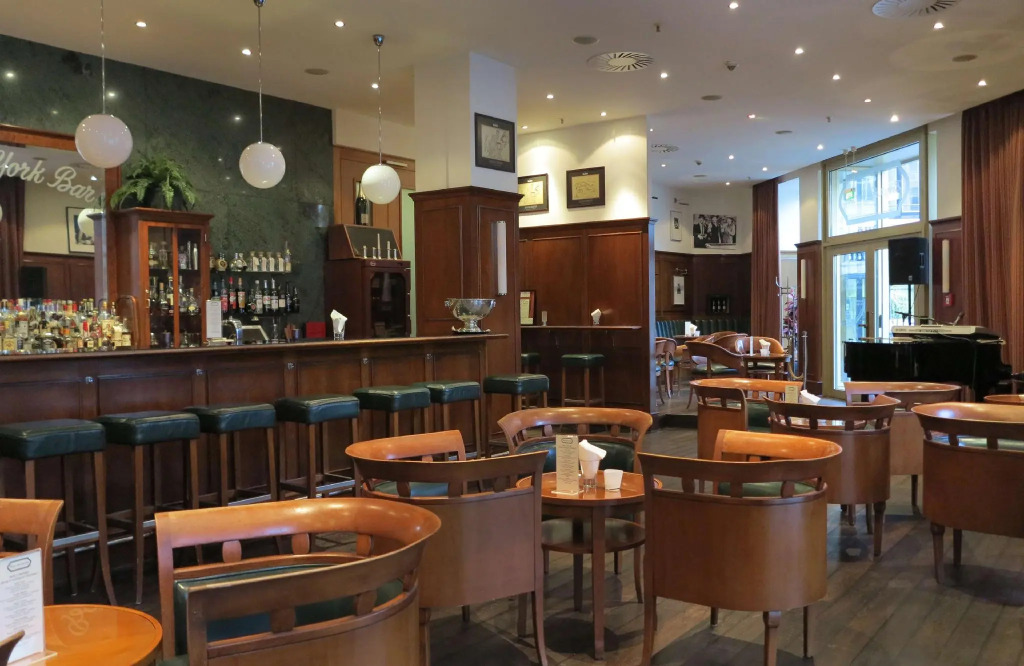 Lindner Hotel Frankfurt Main Plaza, part of JdV by Hyatt
