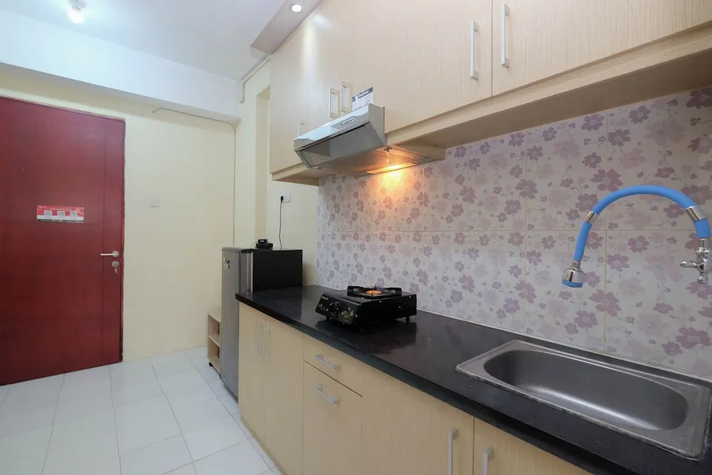 Nice and Comfy 1BR Apartment at MT Haryono Residence By Travelio