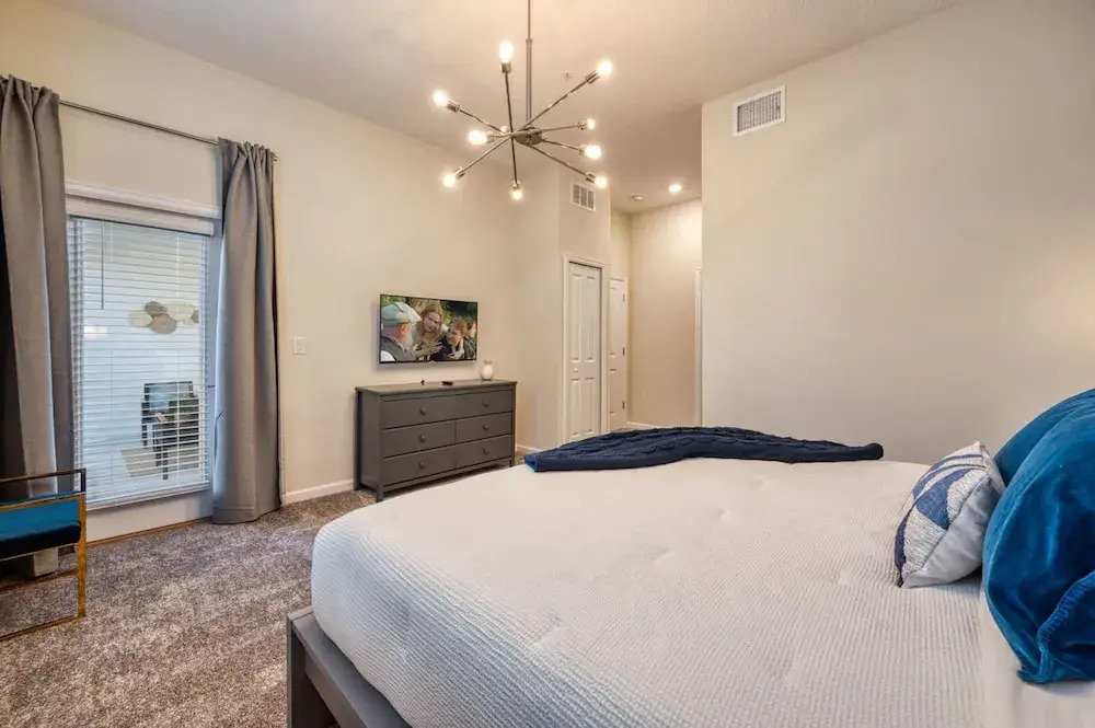 Modern 2BR Condo w Mickey Room - Family Perfection