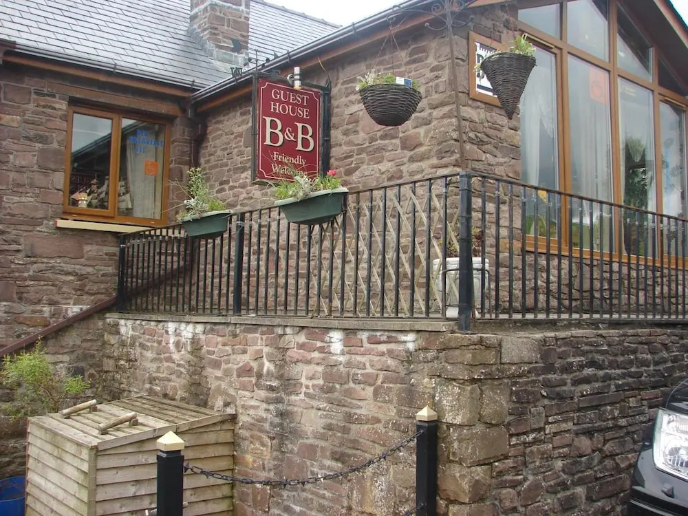Castle Lodge - Brecon Beacons Accommodation