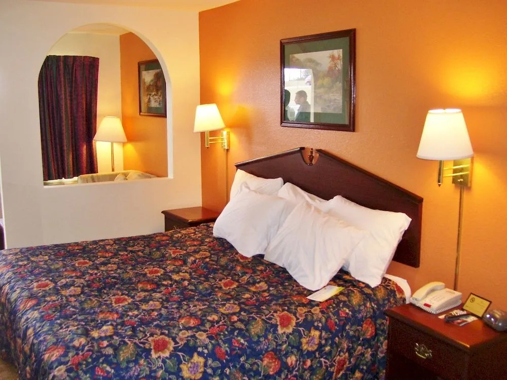 Americas Best Value Inn & Suites