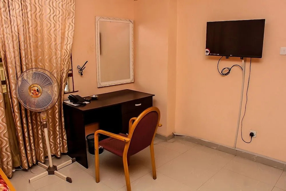Choiceville Suites