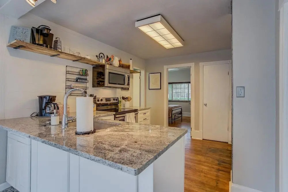 3BR Hot-tub & Dog-friendly Old Colorado City!!