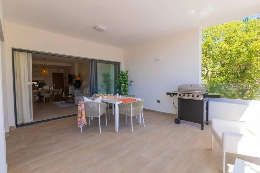 Amazing Condo With Picuzzi Steps From the Beach