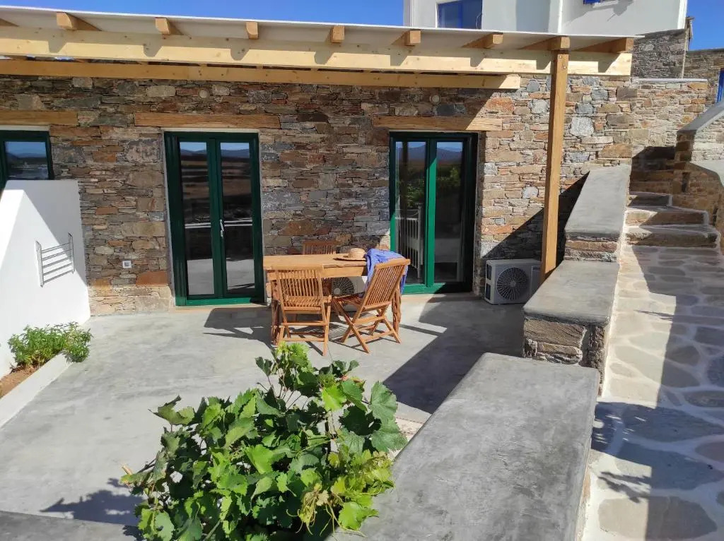 Traditional suites in Chora Kythnos #6