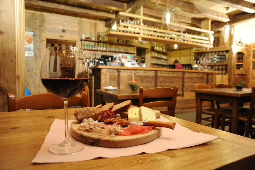 Laghetto Alpine Hotel & Restaurant
