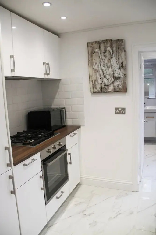 London Retreat-2 Bedroom House Parking & Garden