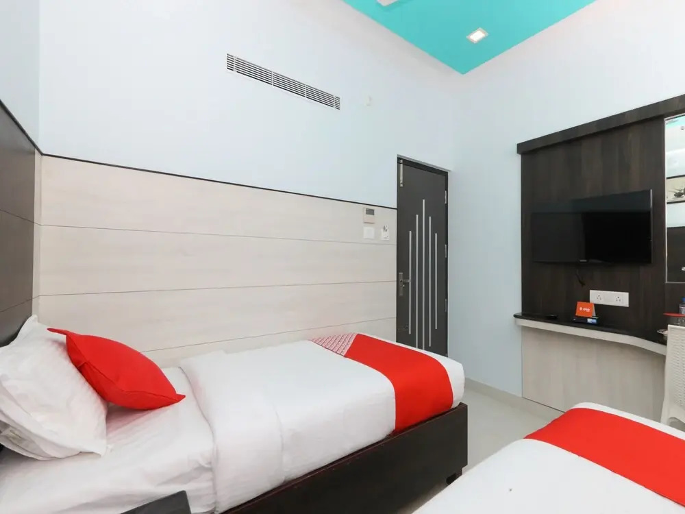 OYO 15857 Saibala Budget Hotel