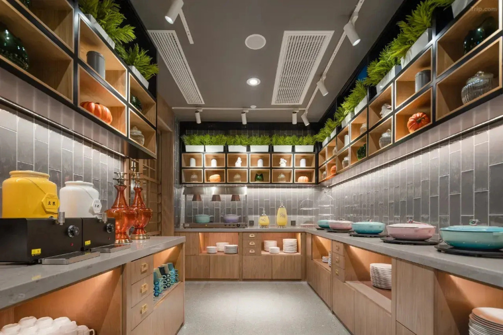 Отель True Go S Kuixinglou Food Street Kuanzhai Alley
