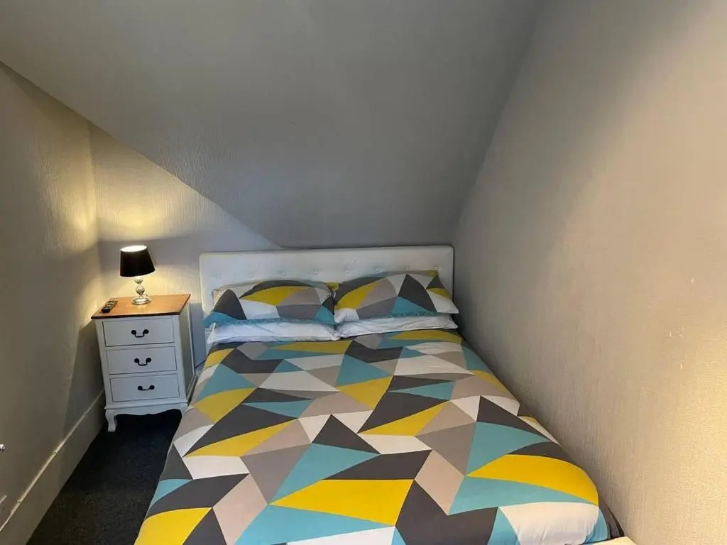 3 Bed Cottage -Sleeps 5-Pets-HotTub-Bar-Smoking