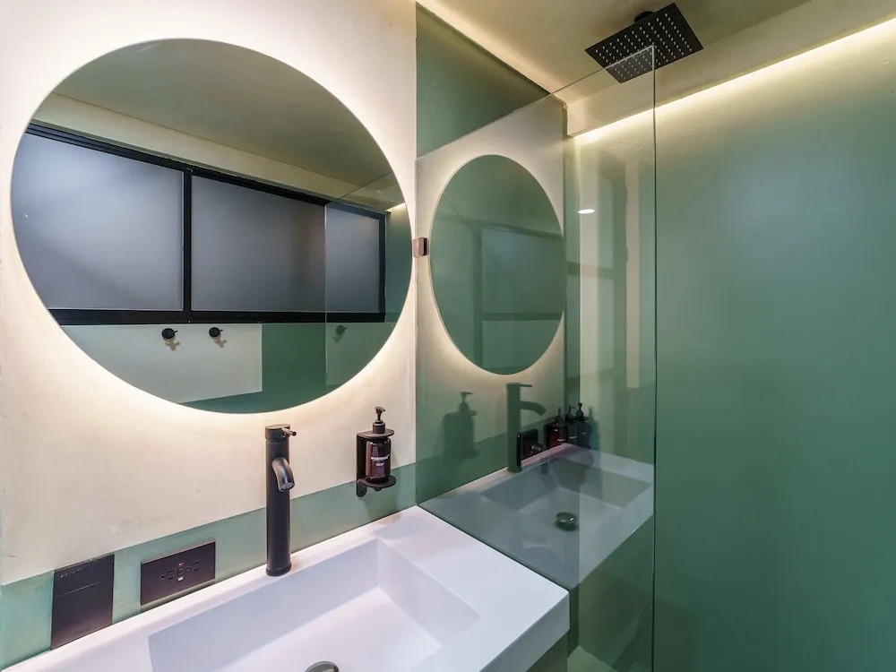 w Attractive 2BR w Balcony in Poblado