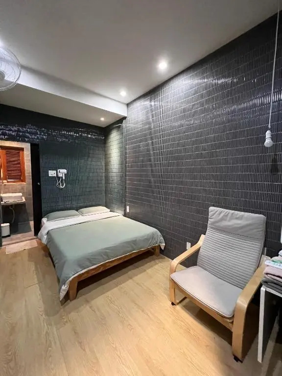 Meow Hotel & Cafe