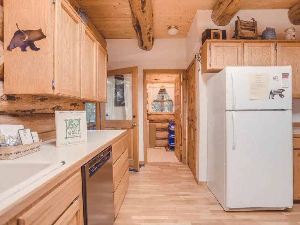 Bear Den Log Cabin