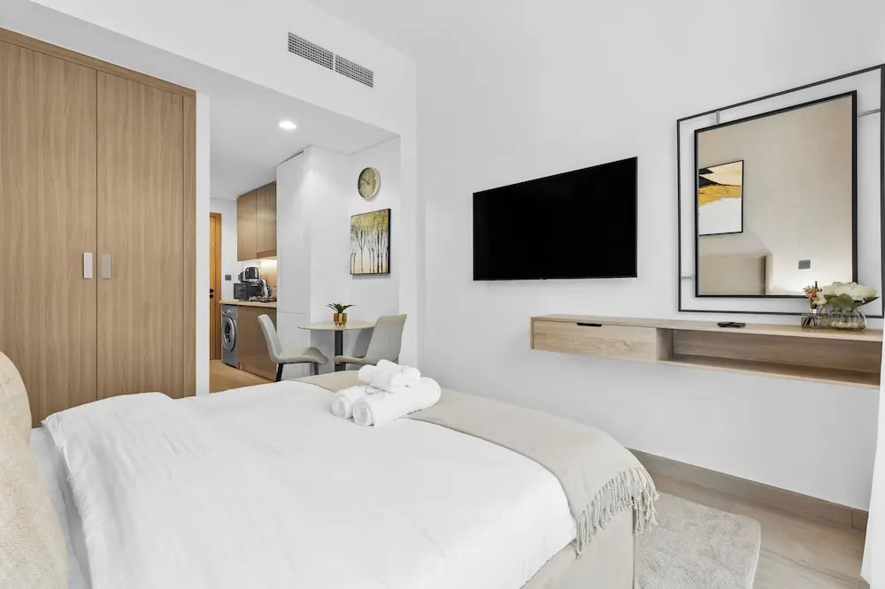 Waves - Azizi Riviera Building 25 Cozy Studio With Balcony