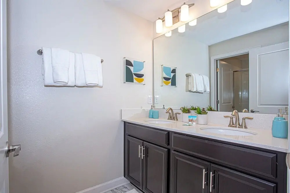 396 - 4bd/3ba Luxurious Homechampions Gate Resort