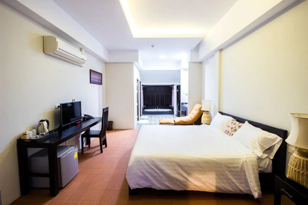 Jamadevi Hotel