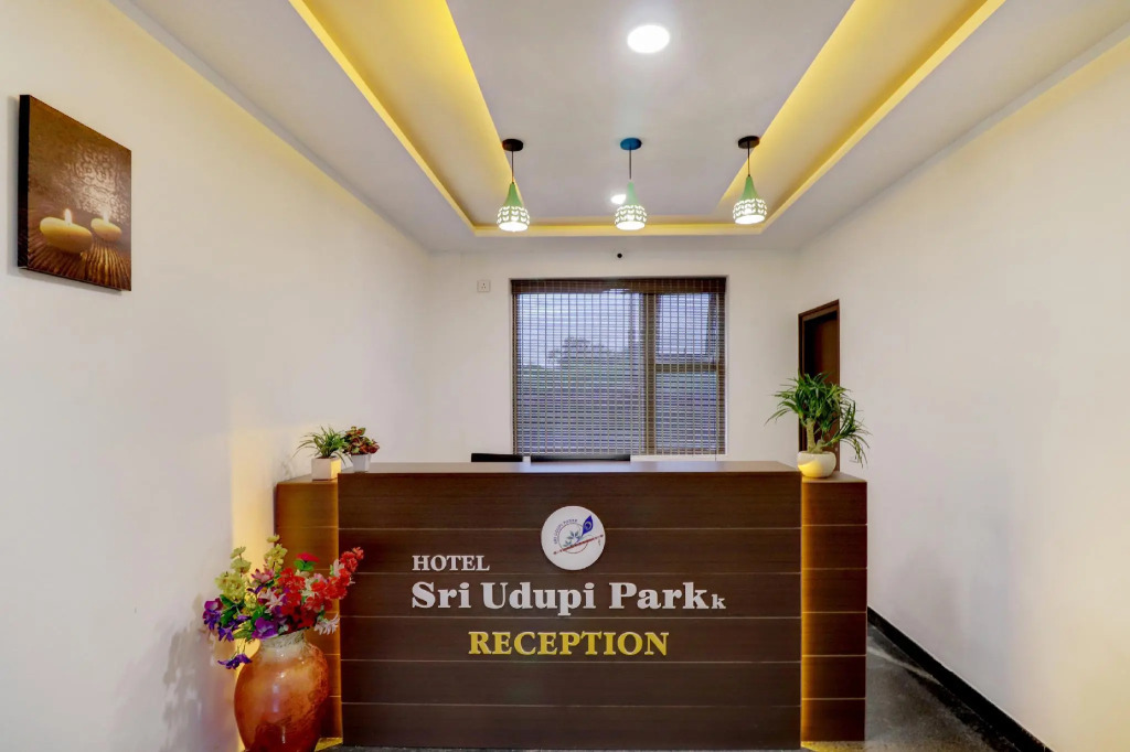 Capital O 43639 Hotel Sri Alok Park