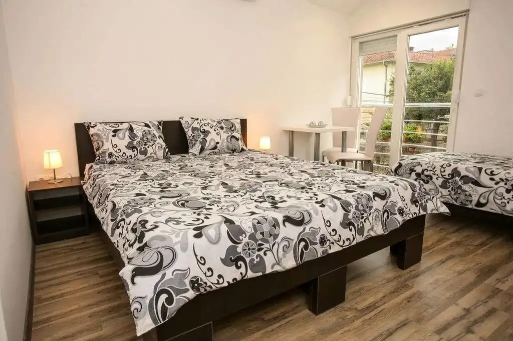 Apartments & Rooms Villa Zaad FREE PRIVATE PARKING