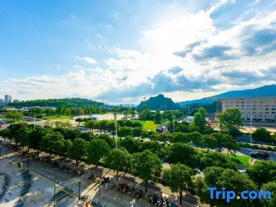 Zhaoqing · FumiFullmeCinemaBathtubDesignHotel