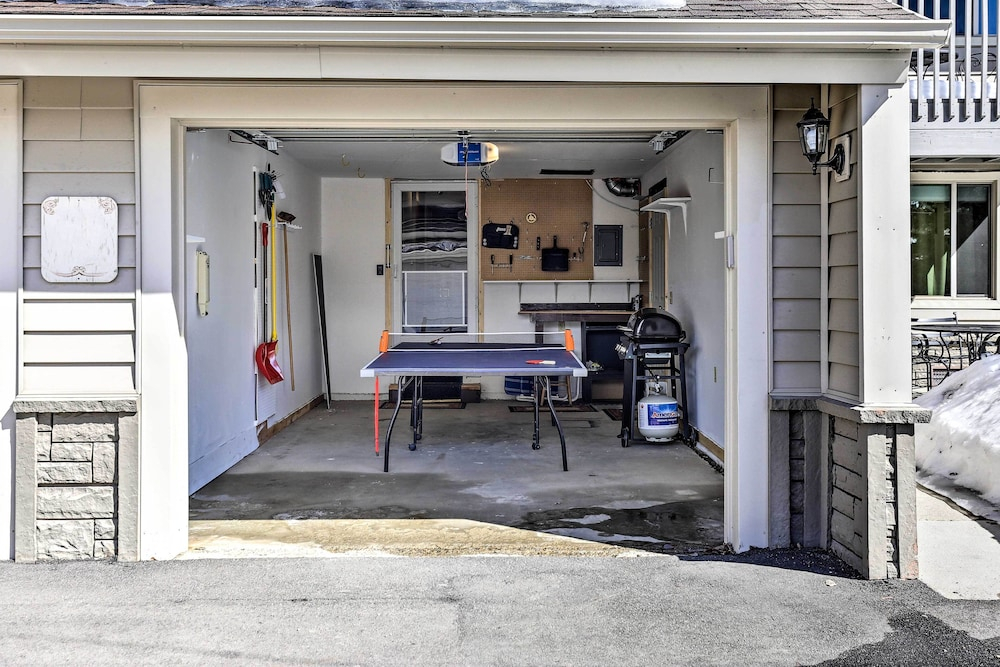 1 Block to Waterfront: Grand Lake Condo w/ Balcony