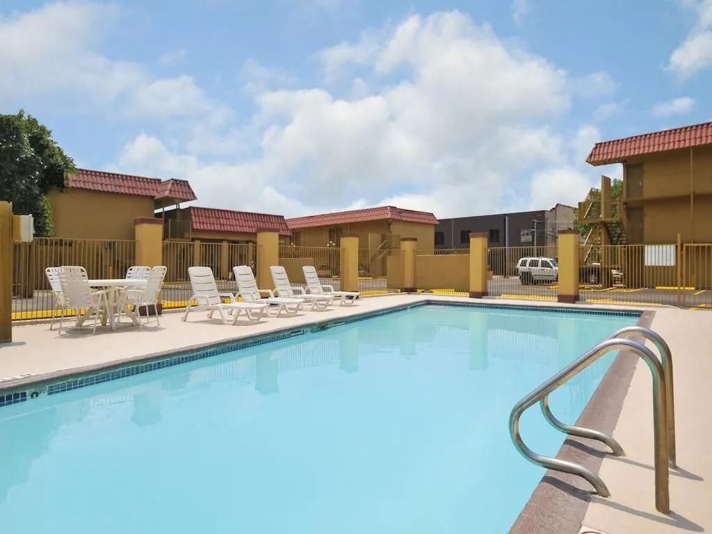 The Inn at Alamo / Riverwalk / Convention Center